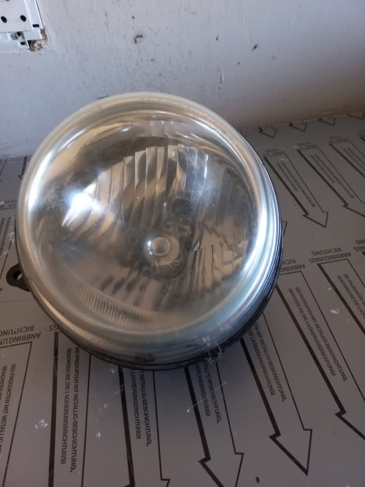 Jeep cherokee 2.5 (2005) headlights - Private Seller