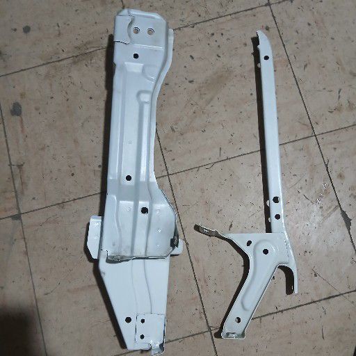 Toyota corolla cross leg cradle - Private Seller Toyota corolla cross leg cradle - Private Seller