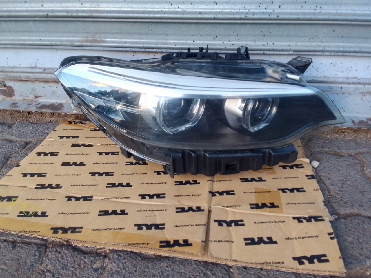 (2014-2017) BMW 2.SERIES F22 RHS LED XENON HEADLIGHT - Private Seller (2014-2017) BMW 2.SERIES F22 RHS LED XENON HEADLIGHT - Private Seller