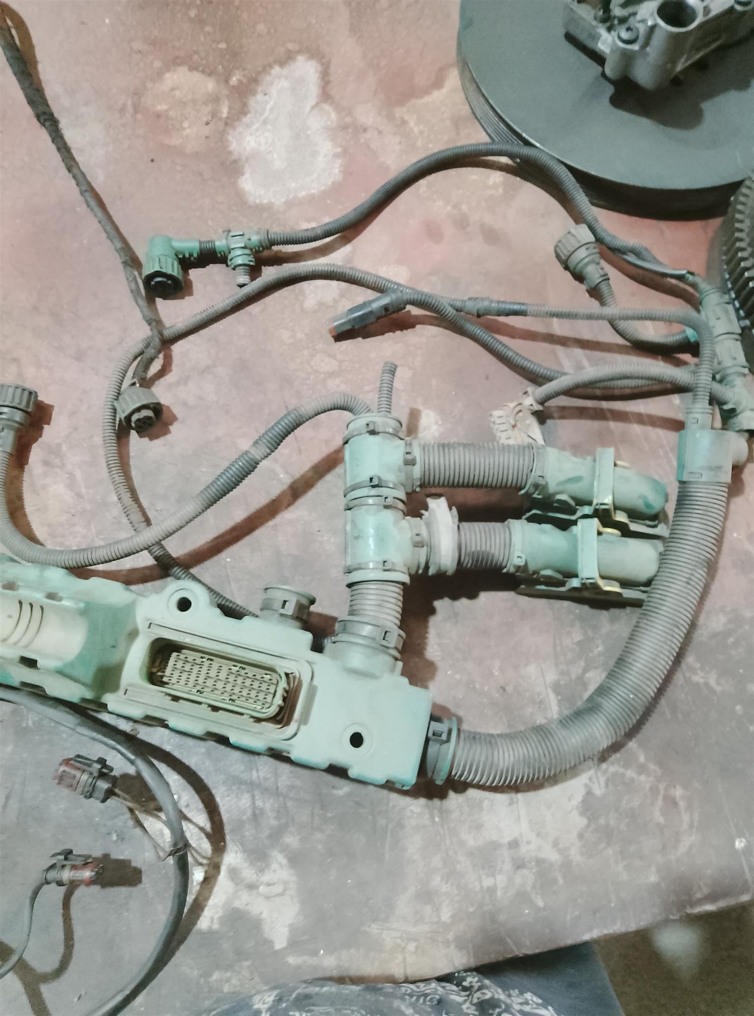 Volvo D13F ecm harness complete for sale - Private Seller
