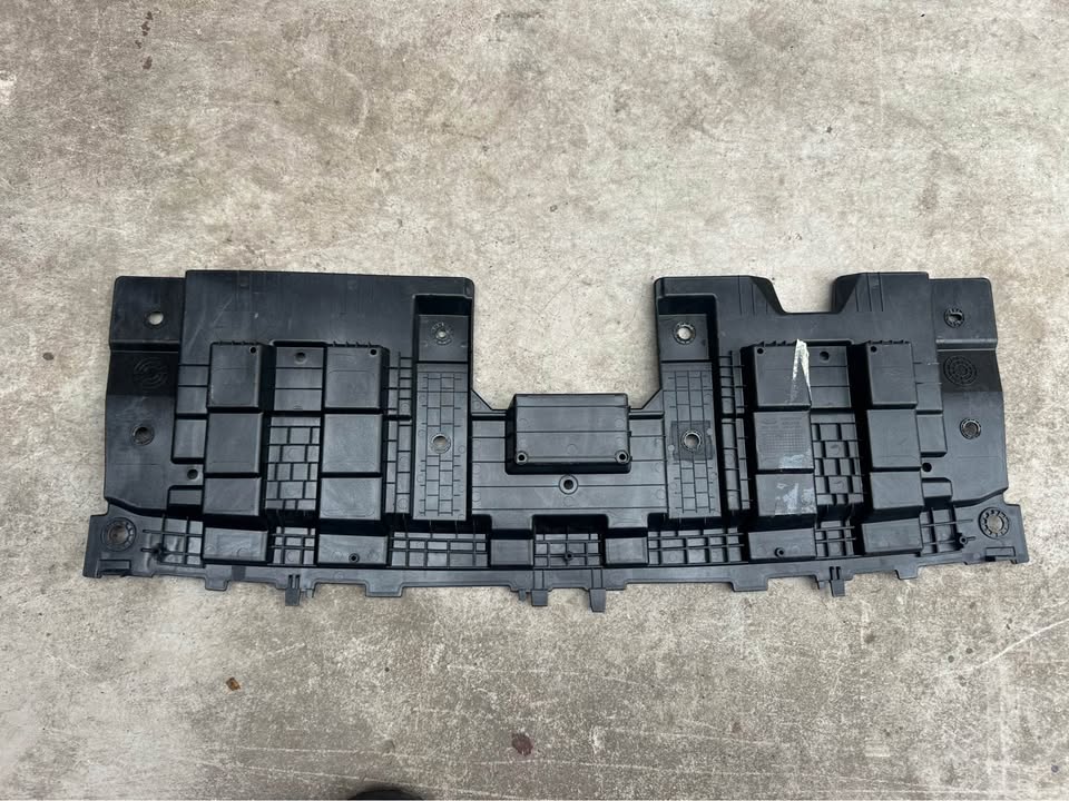 Chery Tiggo 8 and 8 pro max radiator grille cover - Private Seller