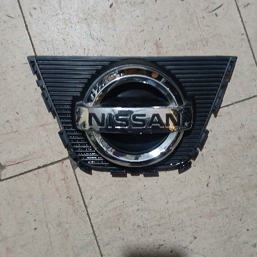 Nissan qashqai logo - Private Seller Nissan qashqai logo - Private Seller