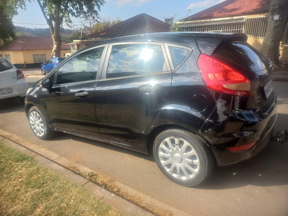 2011 FORD FIESTA 1.4 PETROL, MANUAL, BLACK COLOR, MILEAGE 89000KMS