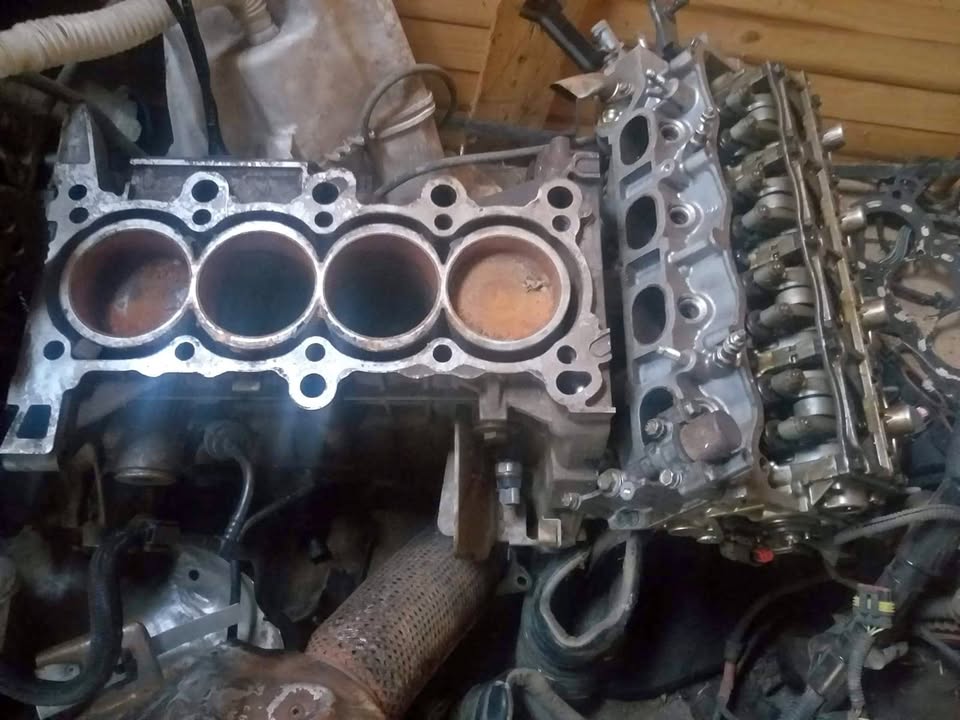 Honda Civic R18A Engine stripping parts