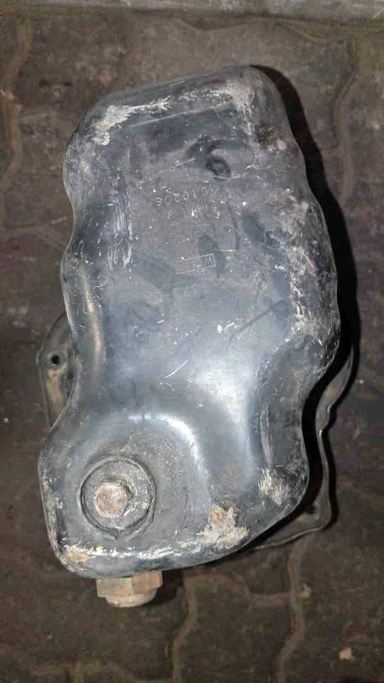 Land Rover Discovery 3 TDV6 oil sump - Private Seller Land Rover Discovery 3 TDV6 oil sump - Private Seller