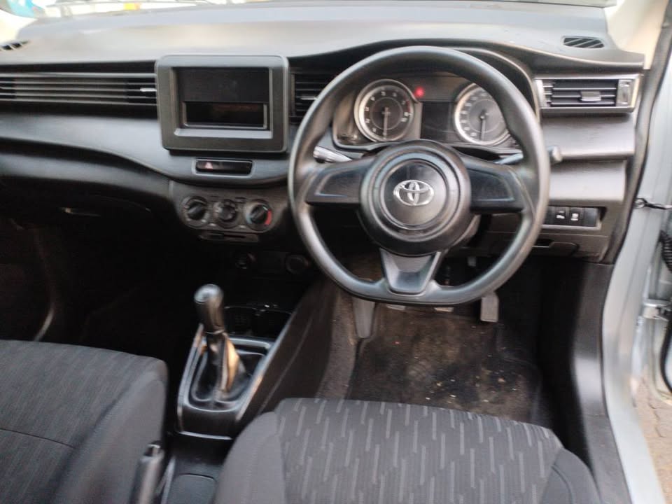 2023 TOYOTA RUMION 1.5 7 SEATER MANUAL