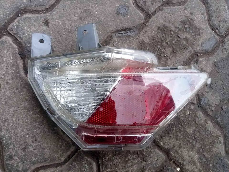 Toyota RAV4 back reflecting light - Private Seller Toyota RAV4 back reflecting light - Private Seller