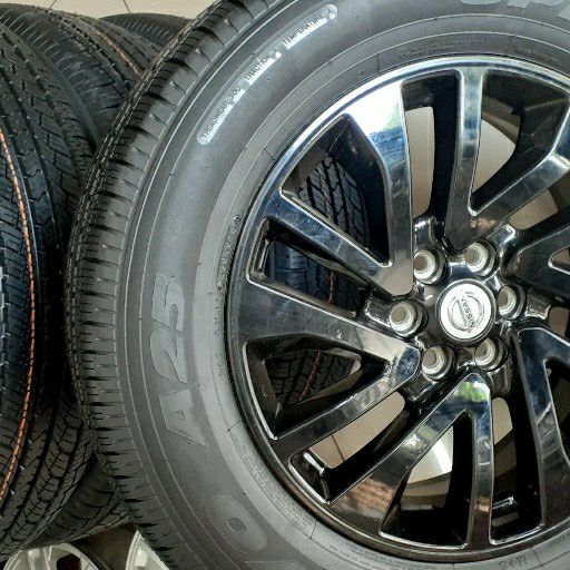 All black navara - Private Seller