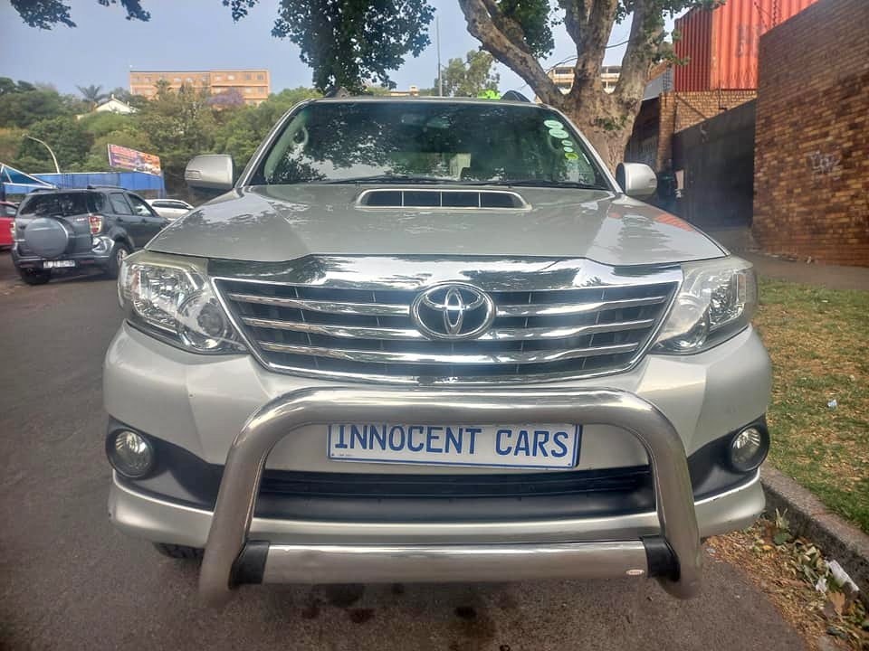 2014 TOYOTA FORTUNER 2.5 D4D DIESEL, AUTOMATIC, GOLD COLOR, MILEAGE 77000KMS, SPARE K