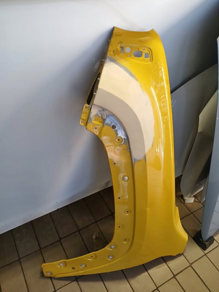 2024 JEEP RENEGADE LEFT FENDER - Private Seller 2024 JEEP RENEGADE LEFT FENDER - Private Seller