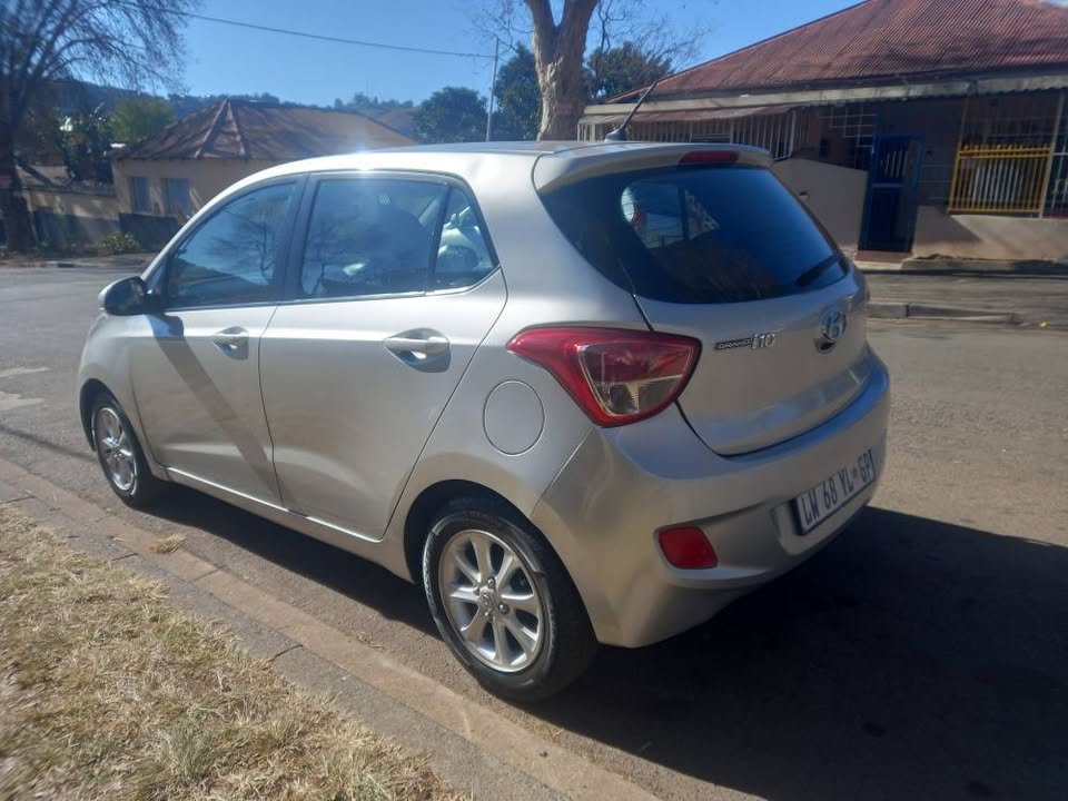 2015 Hyundai i10 Grand Sports 1.2 Petrol, Manual, Silver,
