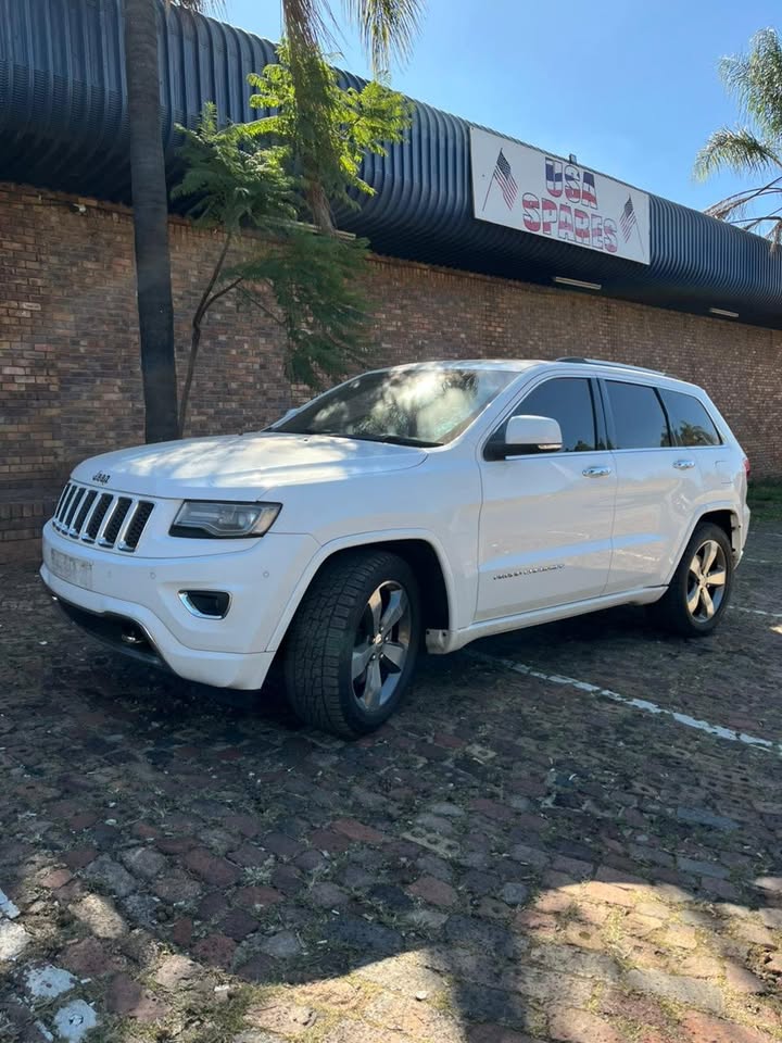 2013 JEEP GRAND CHEROKEE 3.0 CRD WK2 NOW STRIPPING - Private Seller 2013 JEEP GRAND CHEROKEE 3.0 CRD WK2 NOW STRIPPING - Private Seller