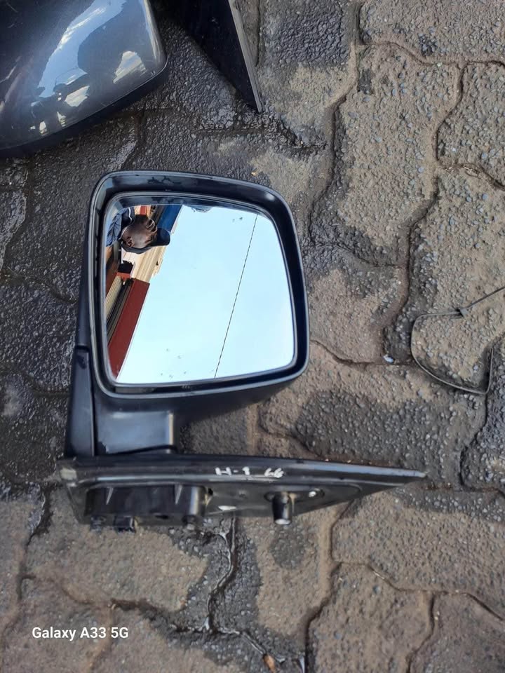 Hyundai H1 side mirror - Private Seller