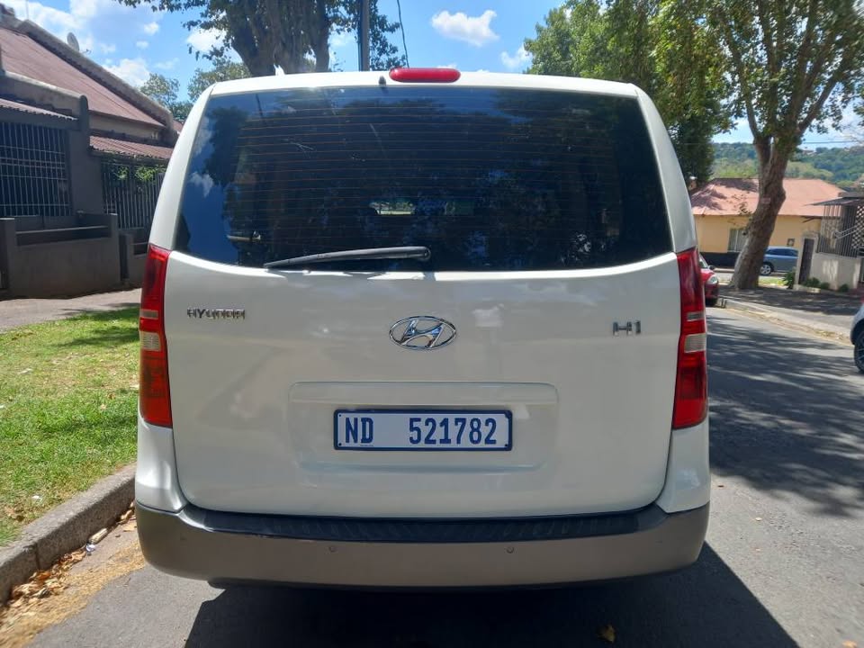 2011 Hyundai H1 BUS 2.4 Petrol, Manual, White Color, Mileage 125000kms,