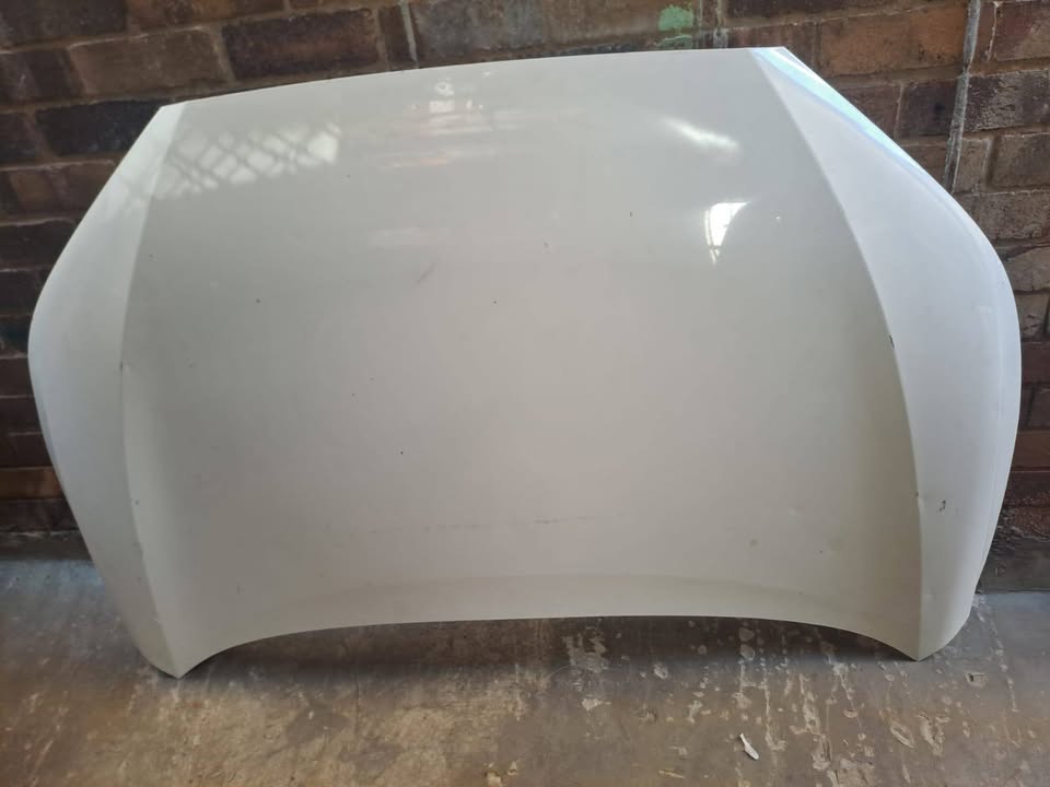 TOYOTA COROLLA CROSS BONNET - Private Seller TOYOTA COROLLA CROSS BONNET - Private Seller