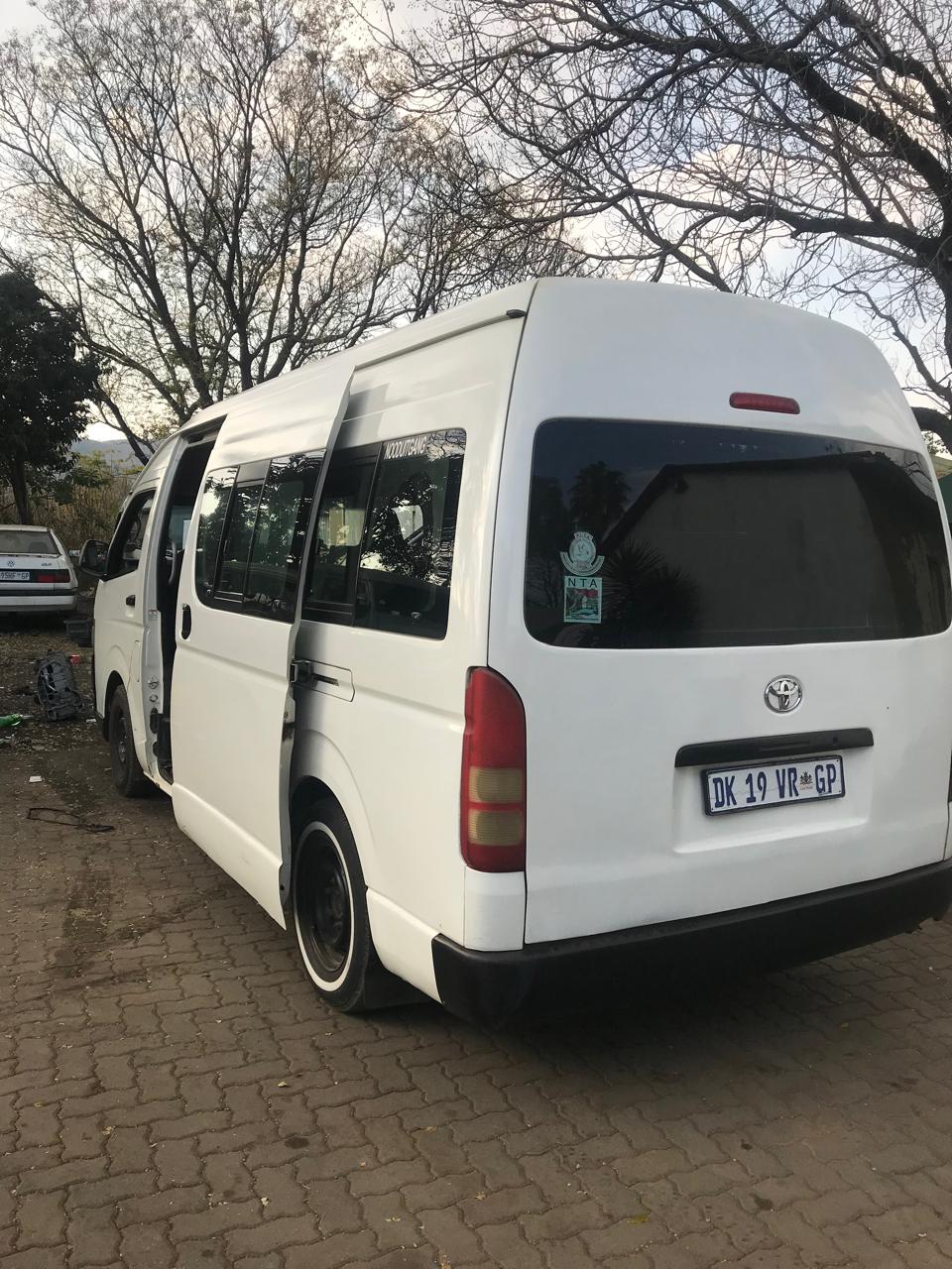 Used 2014 Toyota Quantum 2.7 Ses-fikile - Private Seller Used 2014 Toyota Quantum 2.7 Ses-fikile - Private Seller