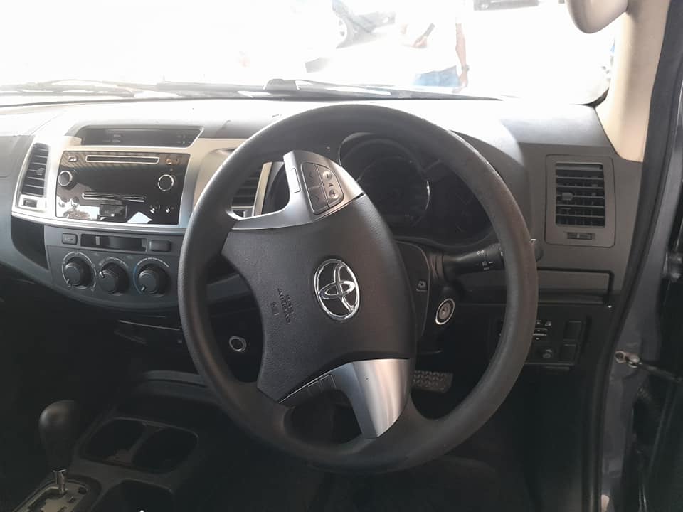 2015 TOYOTA FORTUNER 2.5 4X2 AUTOMATIC