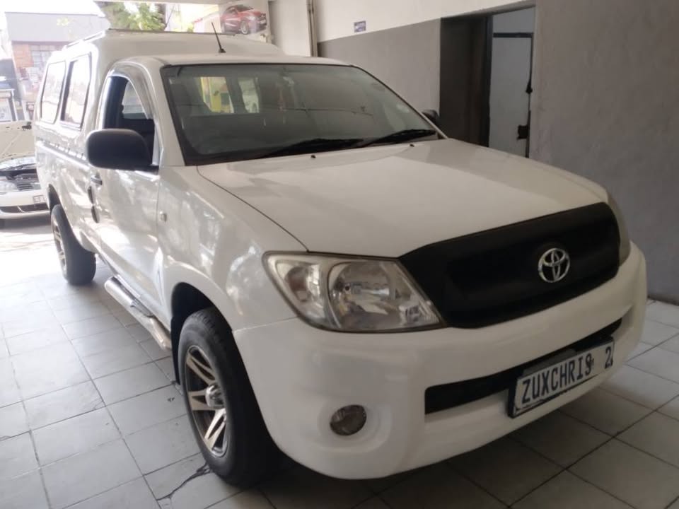 2011 TOYOTA HILUX 2.0VVTI SINGLE CAB CANOPY MANUAL