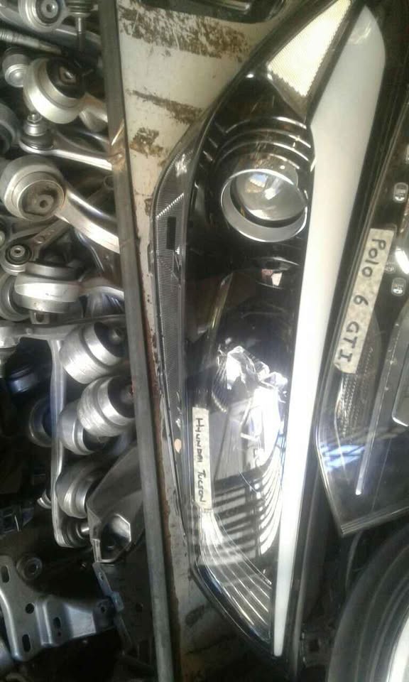 Hyundai Tucson headlight - Private Seller Hyundai Tucson headlight - Private Seller