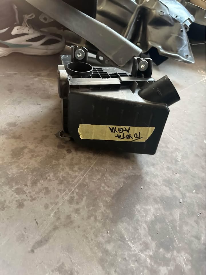 Toyota Agu’s airfield box - Private Seller Toyota Agu’s airfield box - Private Seller