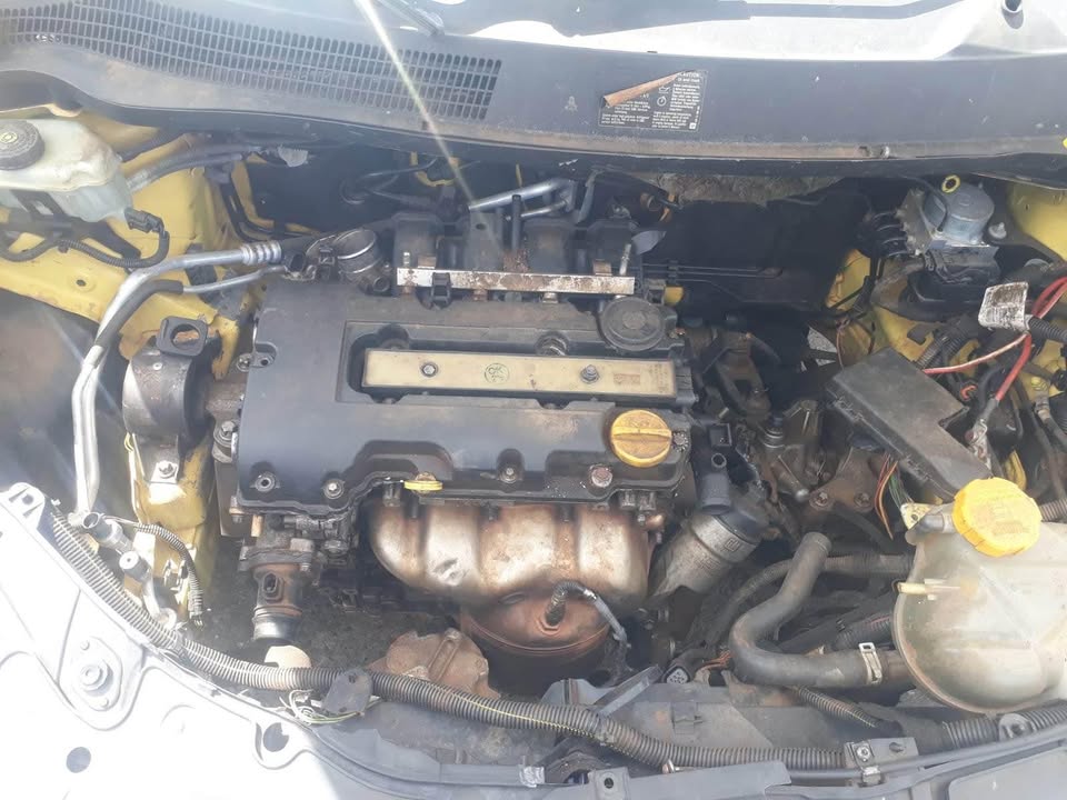 Opel corsa 2012 1.4 stripping for spares - Private Seller