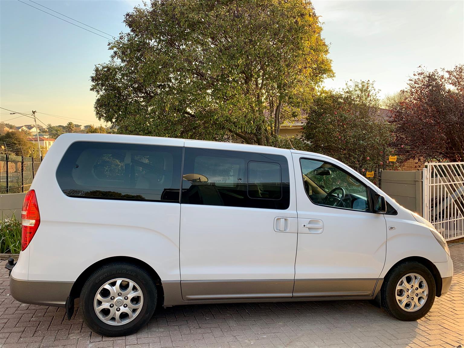 Hyundai h1 2012