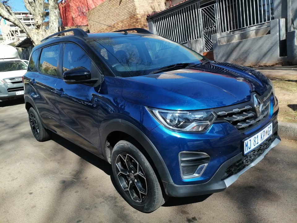 2021 RENAULT TRIBER 1.0 SPORT 7 SEATER MANUAL TRANSMISSION IN EXCELLENT CONDITION