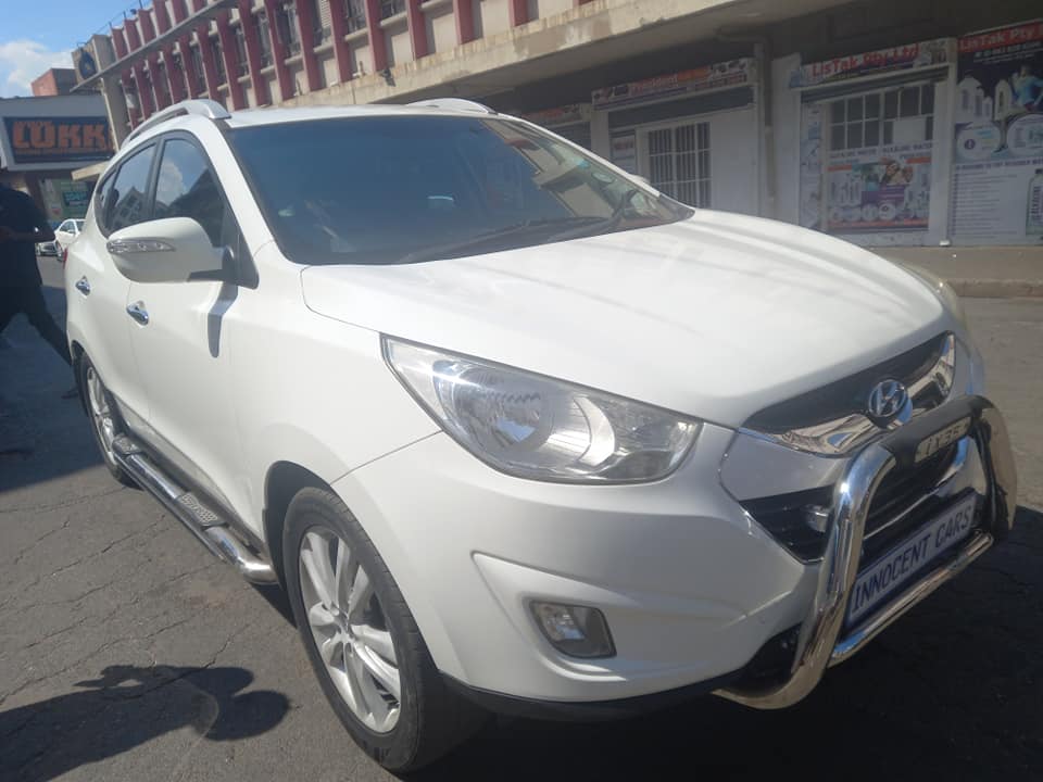 2012 HYUNDAI ix35 2.0 PETROL, MANUAL TRANSMISSION, WHITE COLOUR, MILEAGE 89000KM