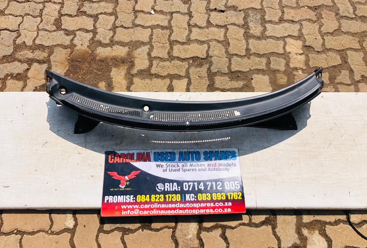 Honda CR-V wiper cowling (2017-2022) - Private Seller