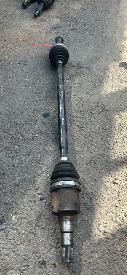 Mahindra KUV 100 Right CV Shaft For Sale @Circle 7 Used Parts Call or WhatsApp - Private Seller