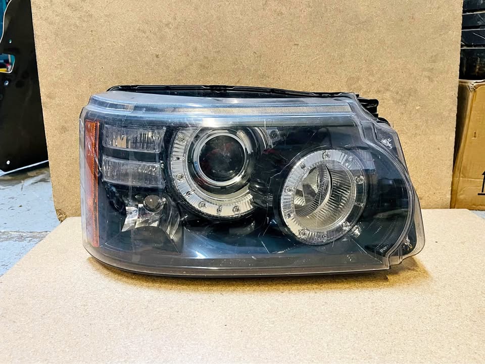 Range Rover L320 Bi Xenon LED headlight - Private Seller Range Rover L320 Bi Xenon LED headlight - Private Seller