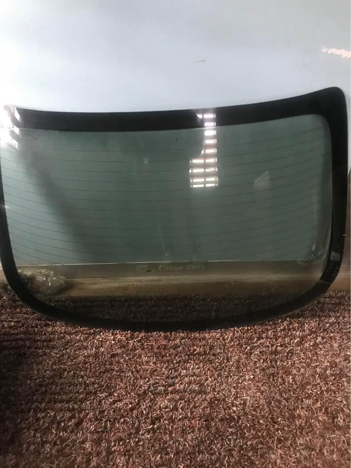 2015 Nissan Almera Original Rear windscreen - Private Seller 2015 Nissan Almera Original Rear windscreen - Private Seller