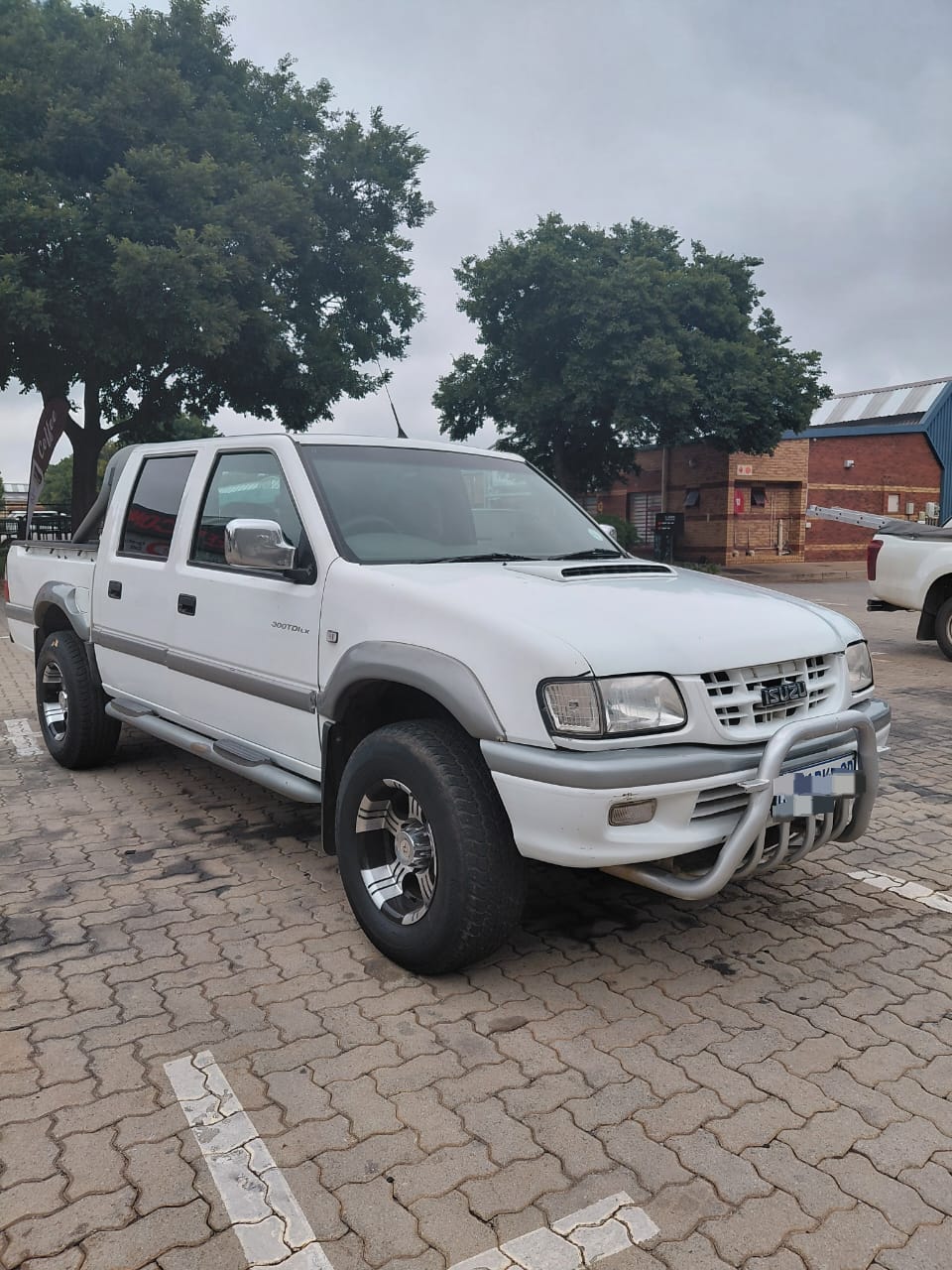 Used Used 2003 Isuzu KB 300D-Teq double cab LX for sale in Gauteng