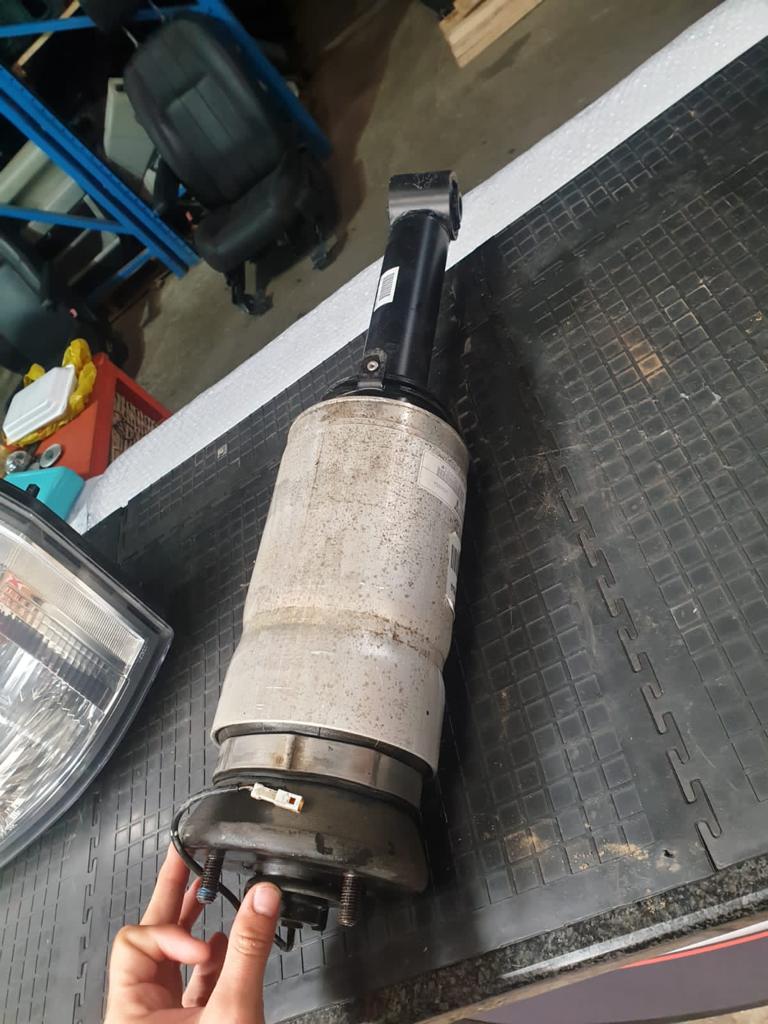 Range Rover Sport 5.0 S/C Front Air Bellows For Sale