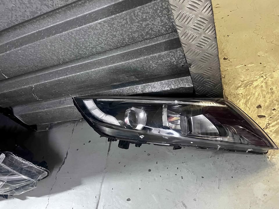 Kia optima headlight - Private Seller Kia optima headlight - Private Seller