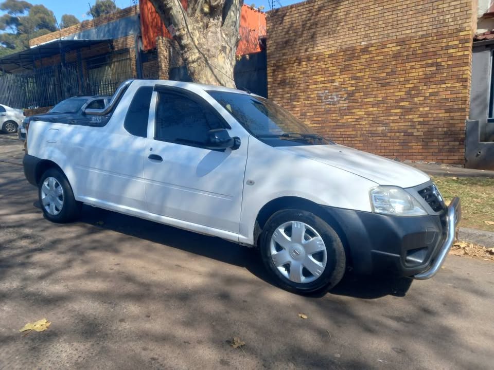 2016 Nissan Np200 1.6 Petrol, Manual, White, Aircon,