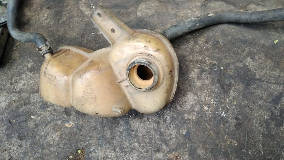 OPEL ASTRA RADIATOR WATER BOTTLE FOR SALE - Private Seller