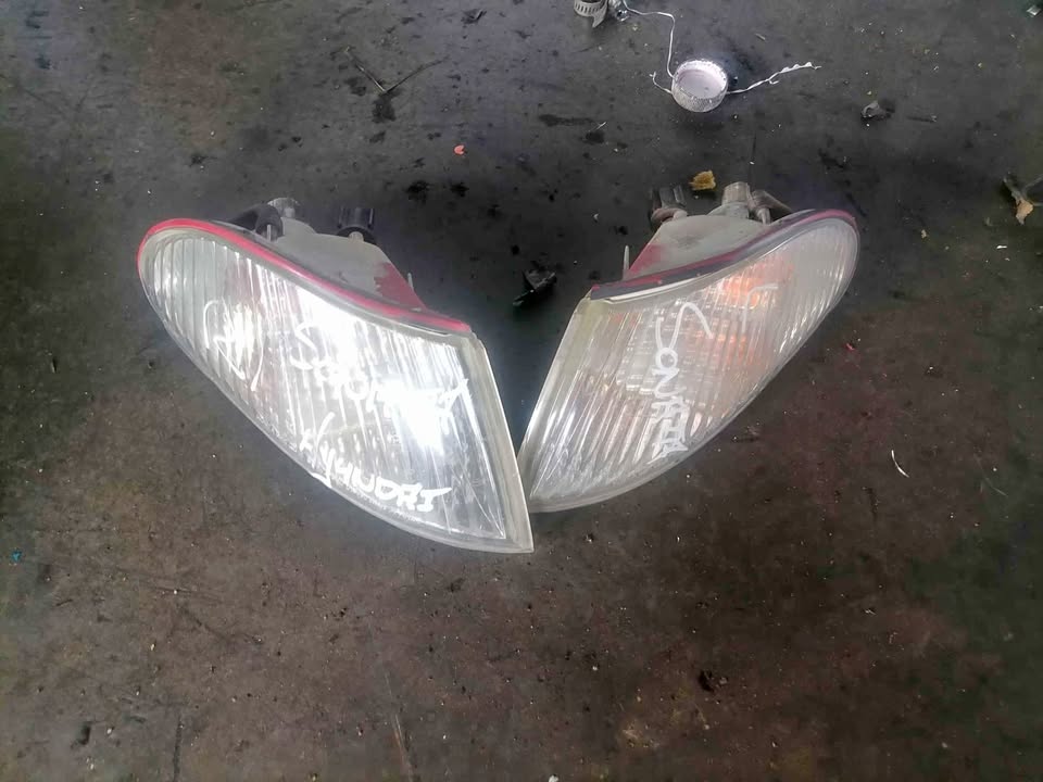 Hyundai Sonata indicator/park lights - Private Seller Hyundai Sonata indicator/park lights - Private Seller