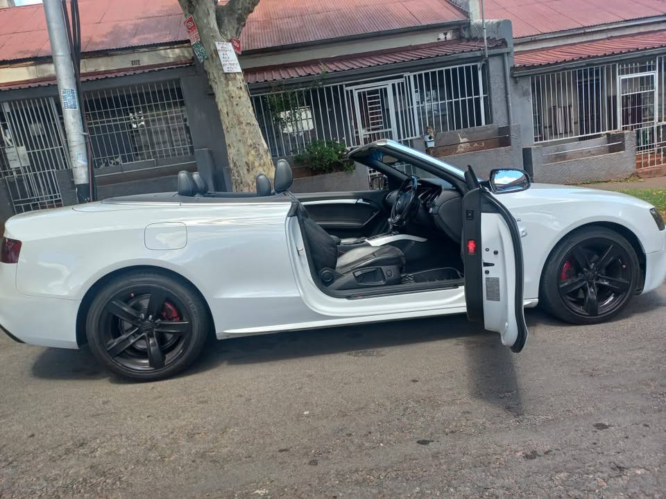 Audi A5 Convertable SLINE. 2014 Model, Engine 2.0 TDI DIESEL, Automatic, White 108000kms.