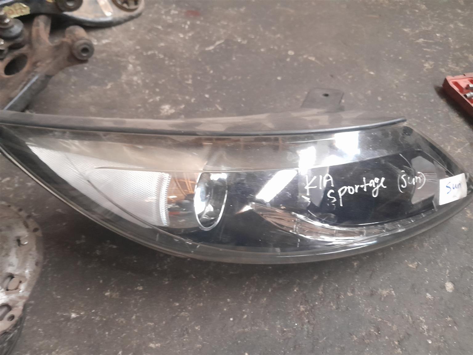 Kia Sportage Right Headlight for Sale - Private Seller