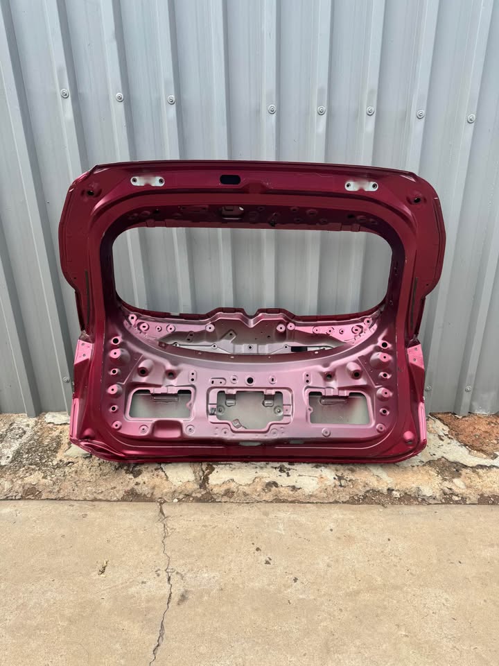 Haval H6 Boot Lid Tailgate Door - Private Seller Haval H6 Boot Lid Tailgate Door - Private Seller
