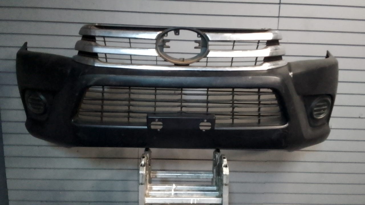 2016-2018 TOYOTA HILUX GD6 COMPLETE FRONT BUMPER - Private Seller