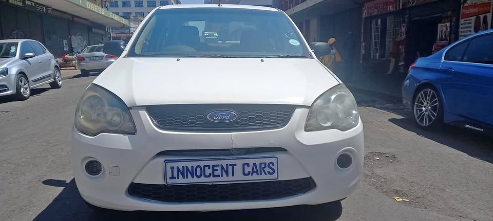2014 FORD IKON 1.6 PETROL, MANUAL, WHITE COLOUR