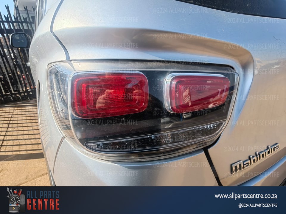 Mahindra KUV100 2021 tail light for sale used