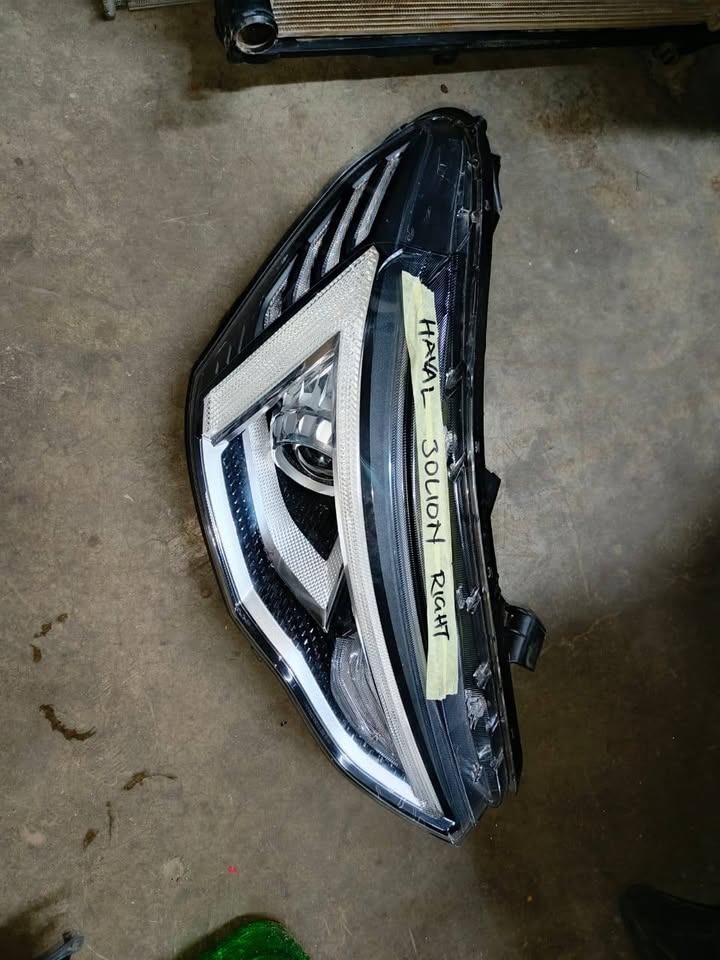 Haval jolion Right Headlight - Private Seller Haval jolion Right Headlight - Private Seller
