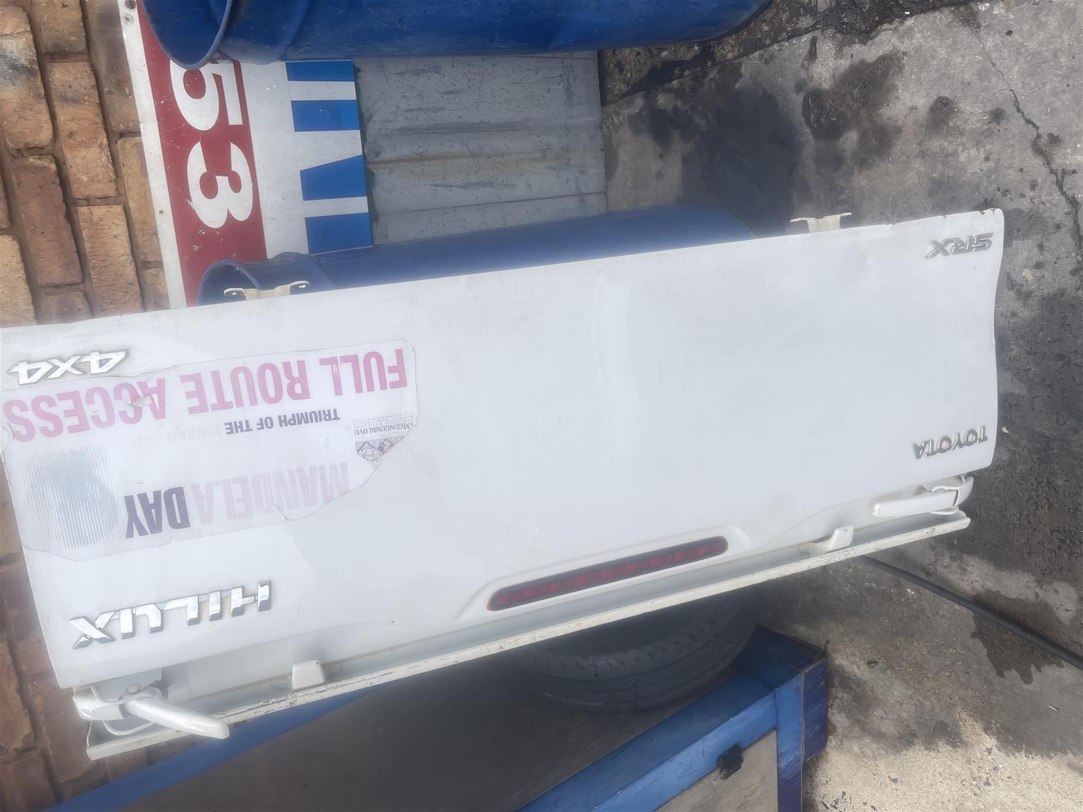 TAILGATE FOR TOYOTA HILUX BAKKIE G D 6 TAILGATE FOR TOYOTA HILUX BAKKIE G D 6