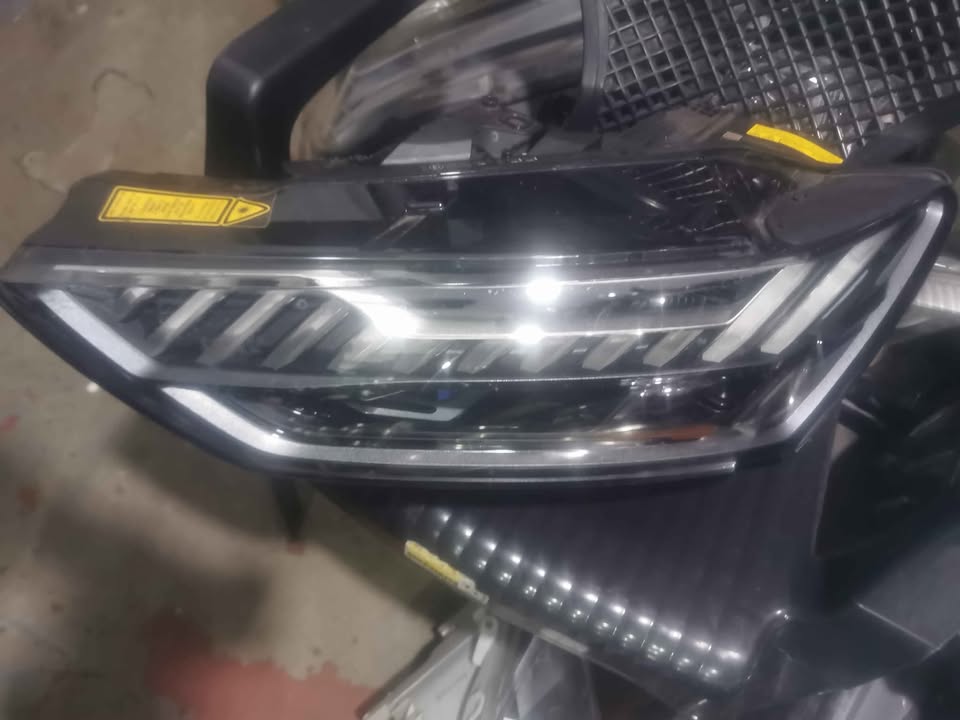 Audi A7 2025 left headlight - Private Seller Audi A7 2025 left headlight - Private Seller