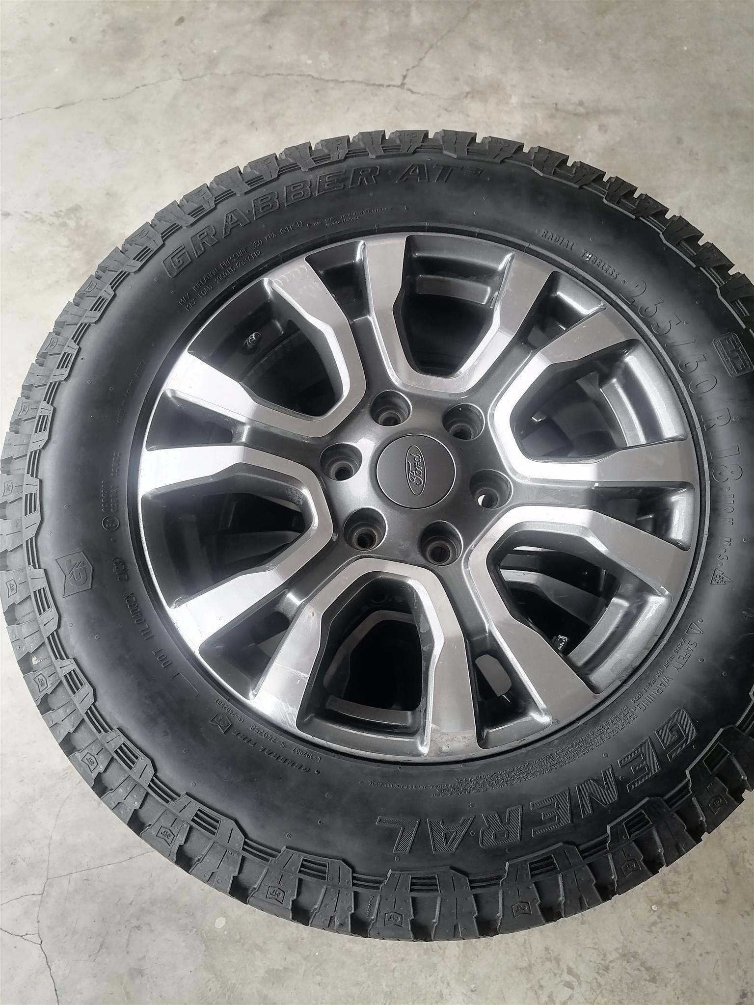 Wildtrack 18inch Mag Rims (WITH USED TYRES)
