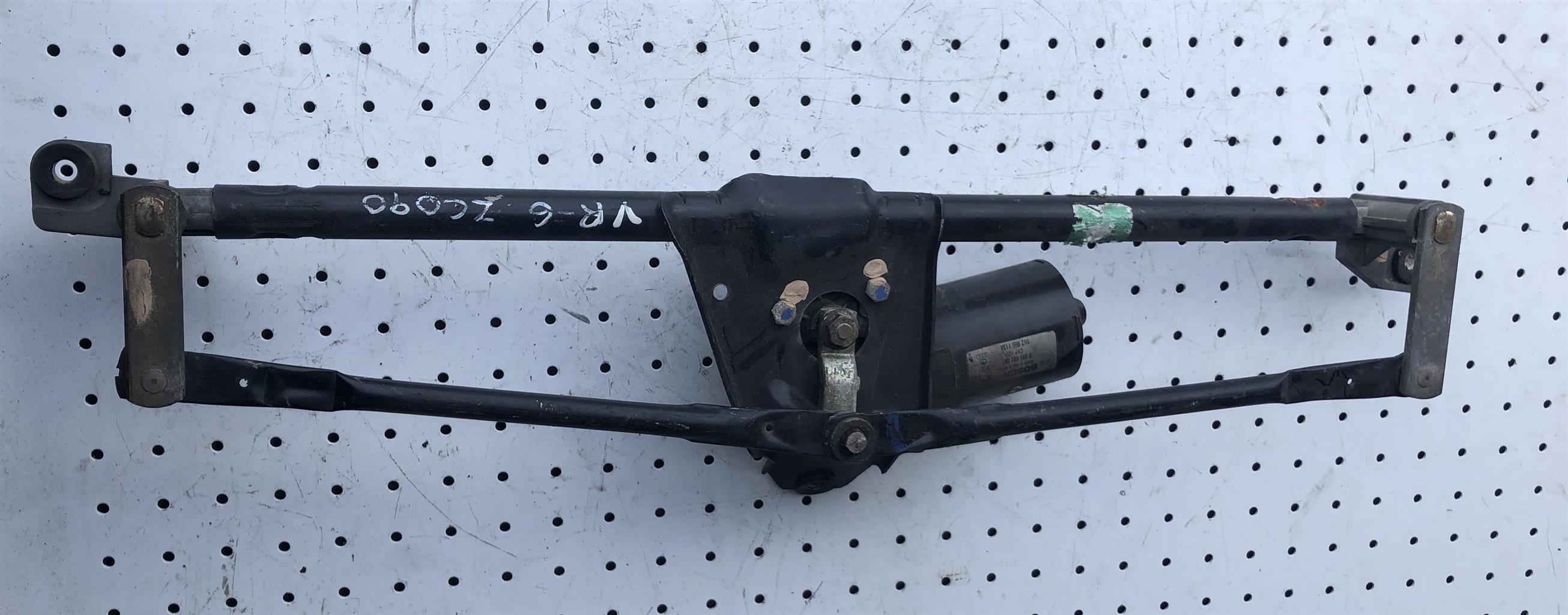VOLKSWAGEN VR6 WIPER MECHANISM (ZC090) - Private Seller VOLKSWAGEN VR6 WIPER MECHANISM (ZC090) - Private Seller