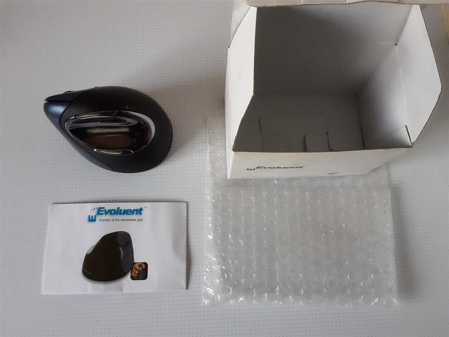 Evoluent VerticalMouse 4 Right. Wireless.  The Truly Ergonomic Mouse. Brand new 